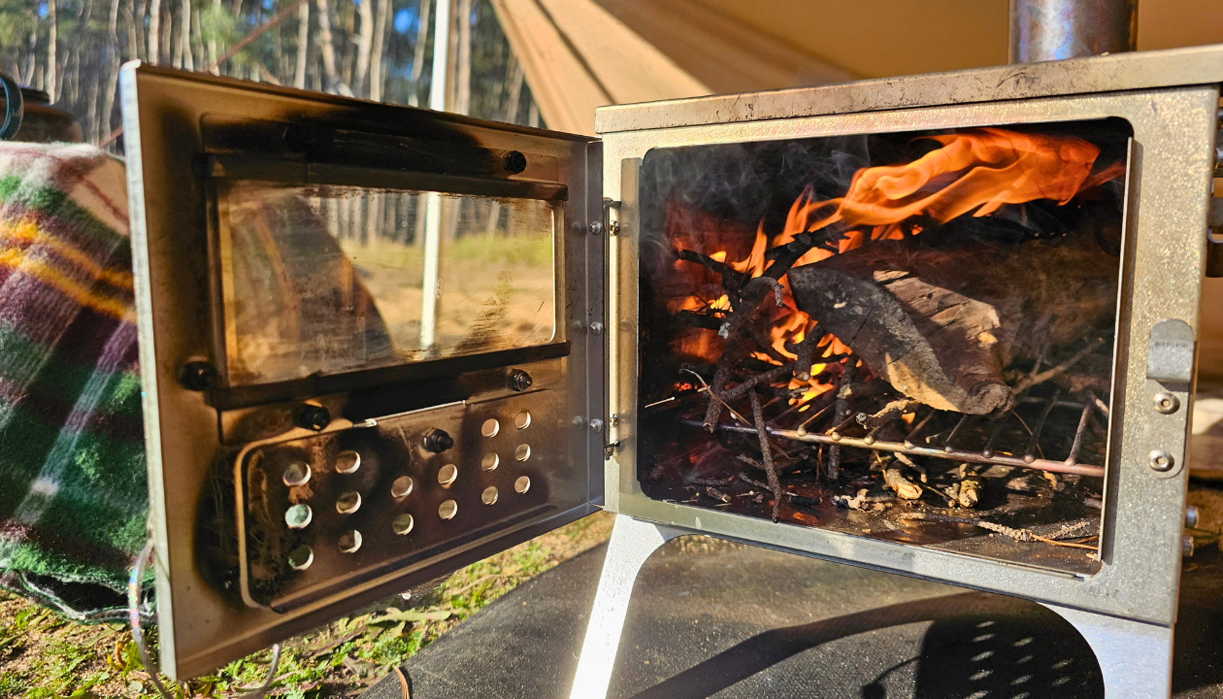 Fastfold Compact Camping Stove with 2 Windows