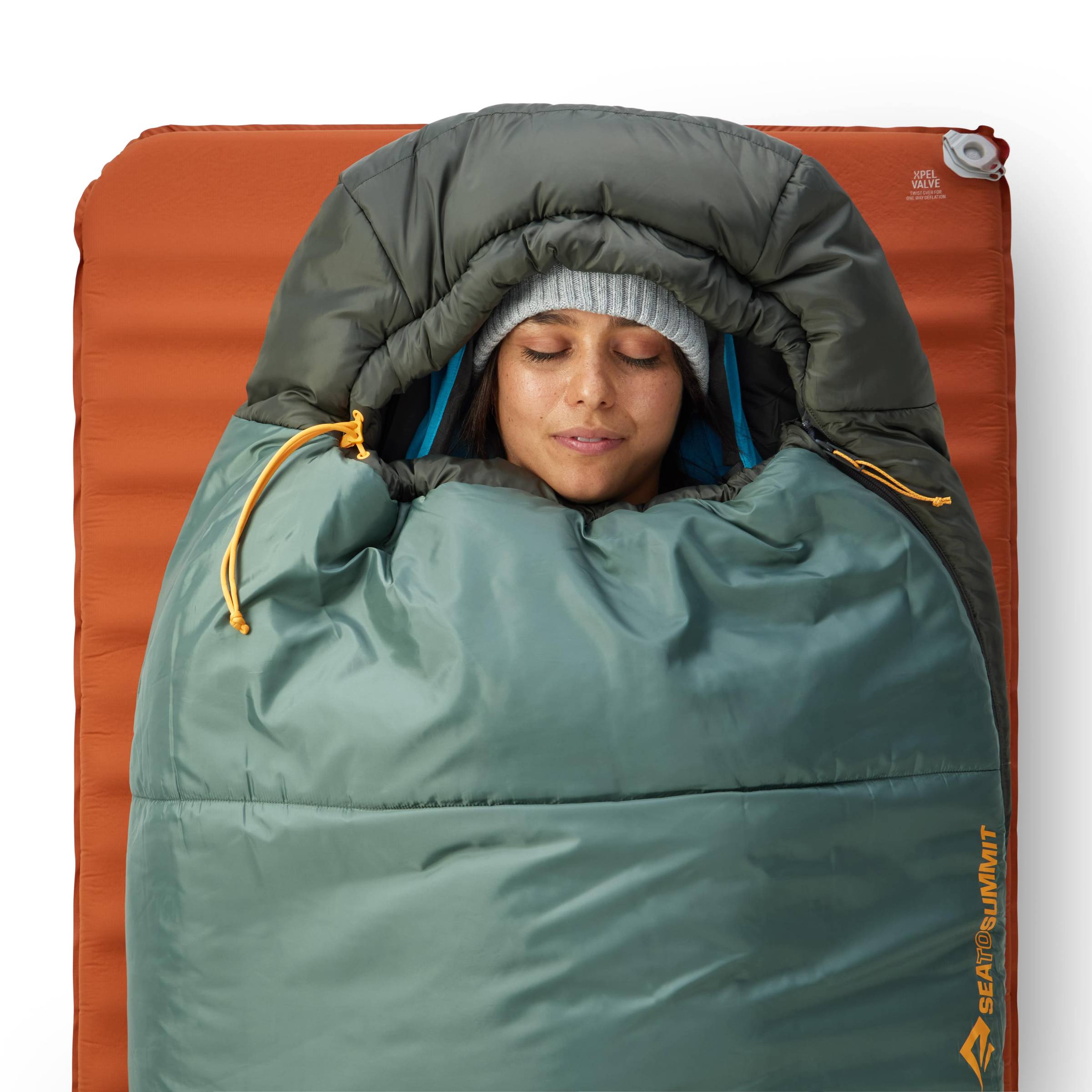 Boab Synthetic Sleeping Bag -1C/30F Regular Wide Fibersovepose