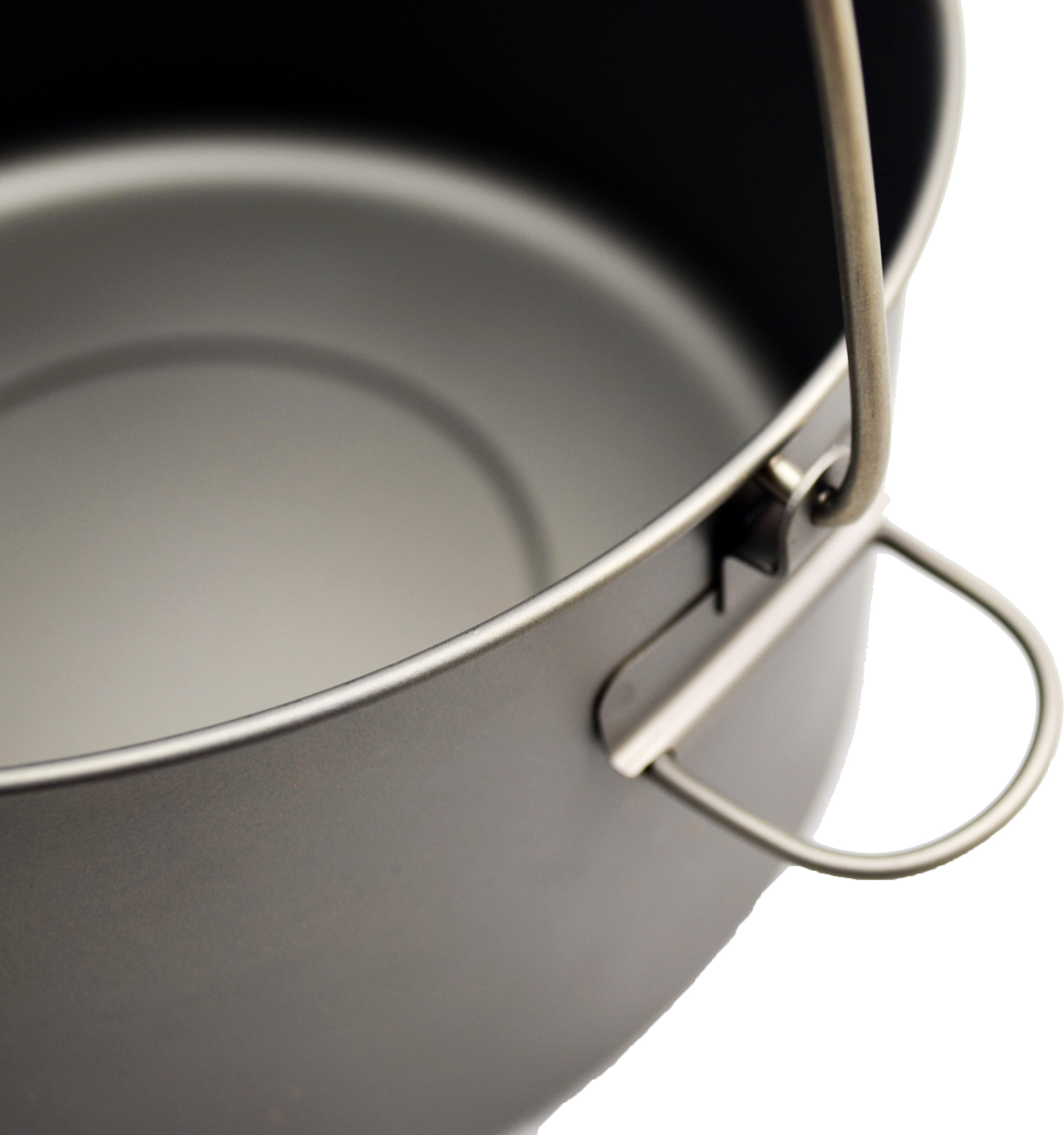 Titanium 2000 ml Pot with Bail Handle