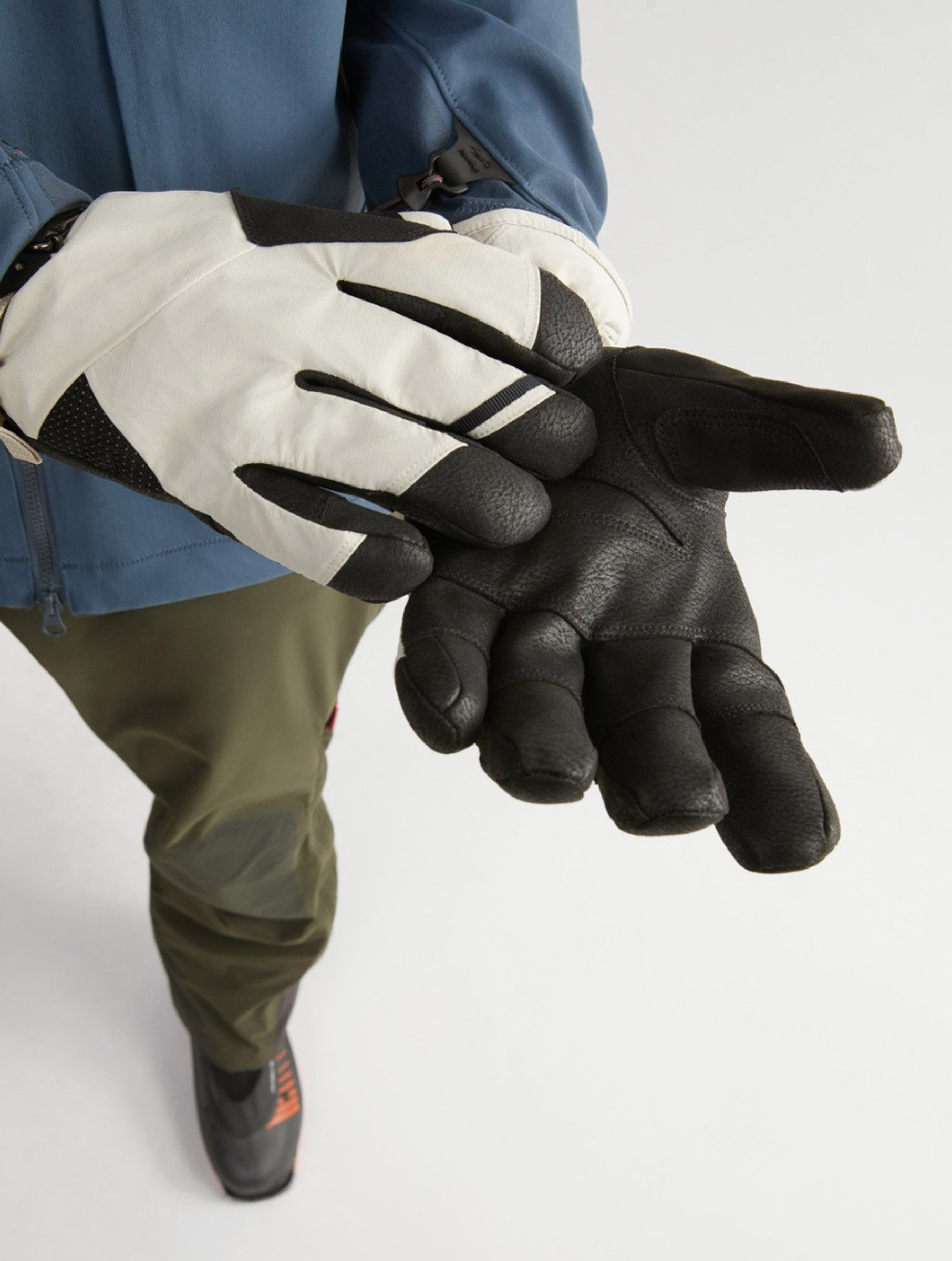 Kvaser Gloves