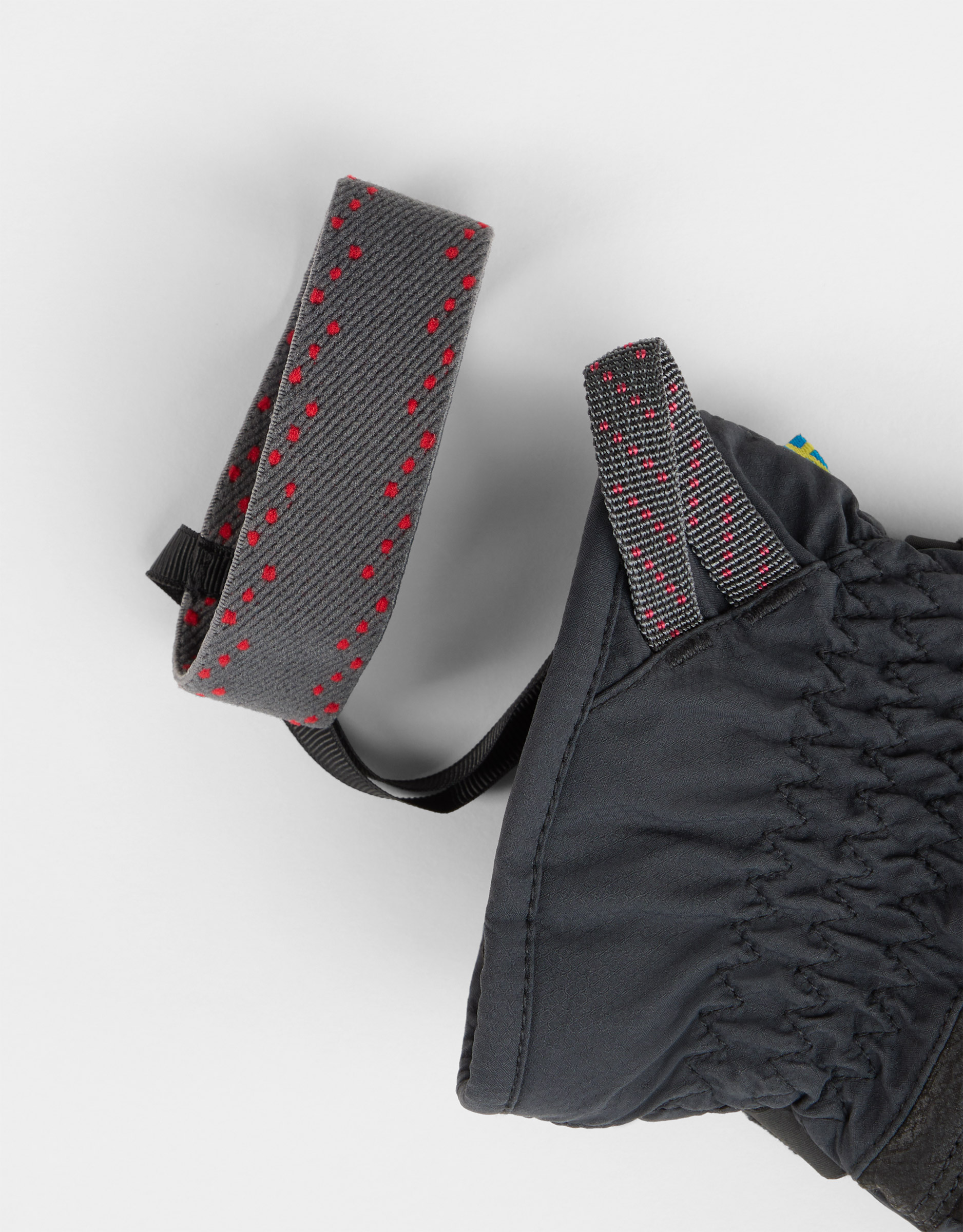 Kvaser Gloves