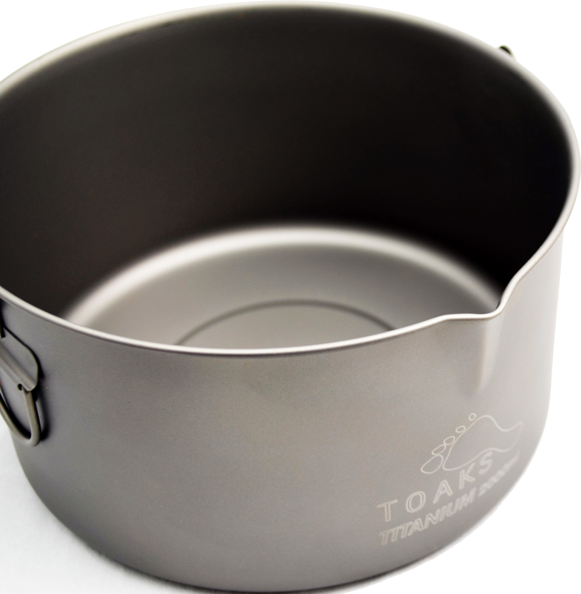 Titanium 2000 ml Pot with Bail Handle