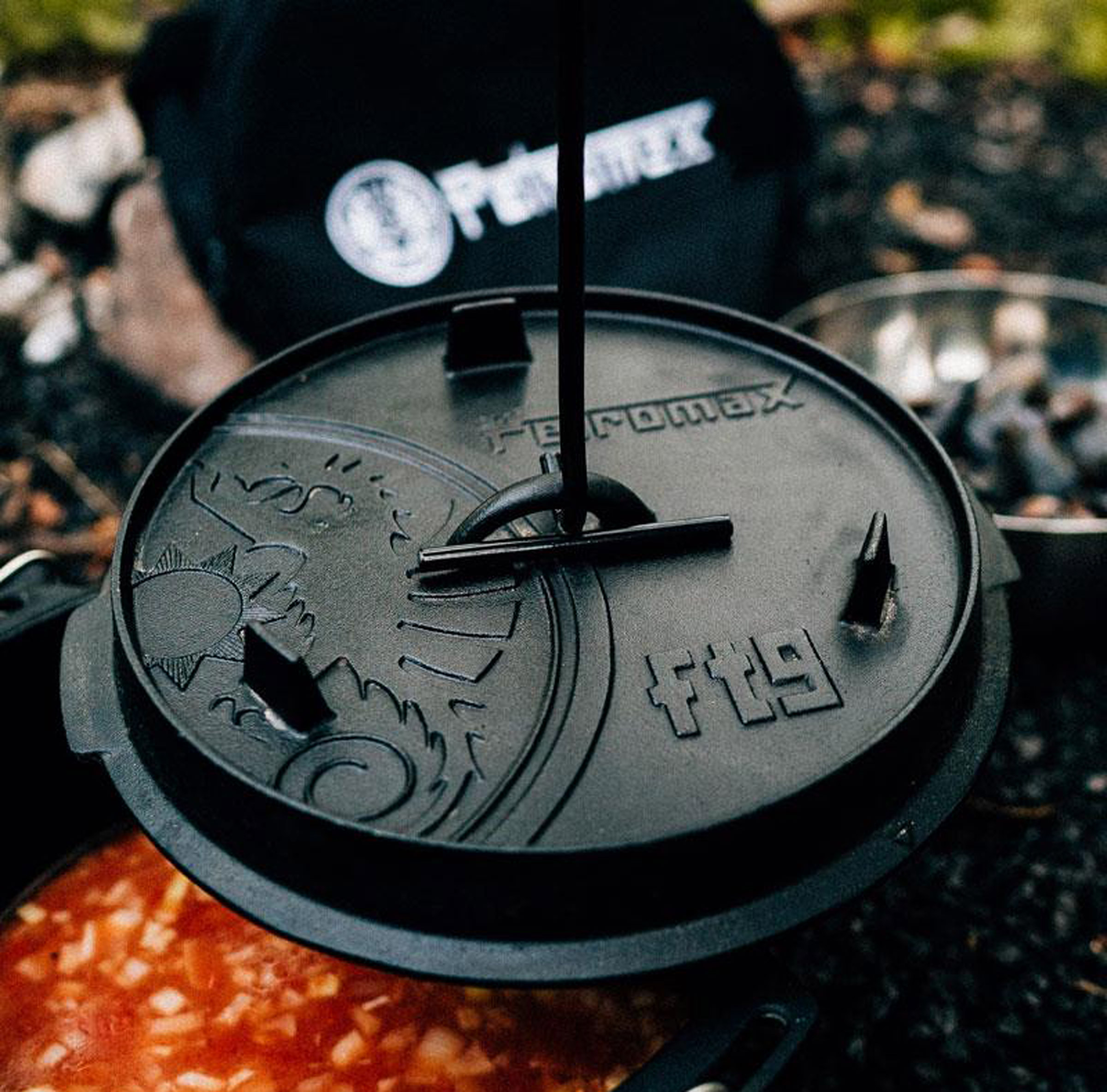 Dutch Oven Lid Lifter