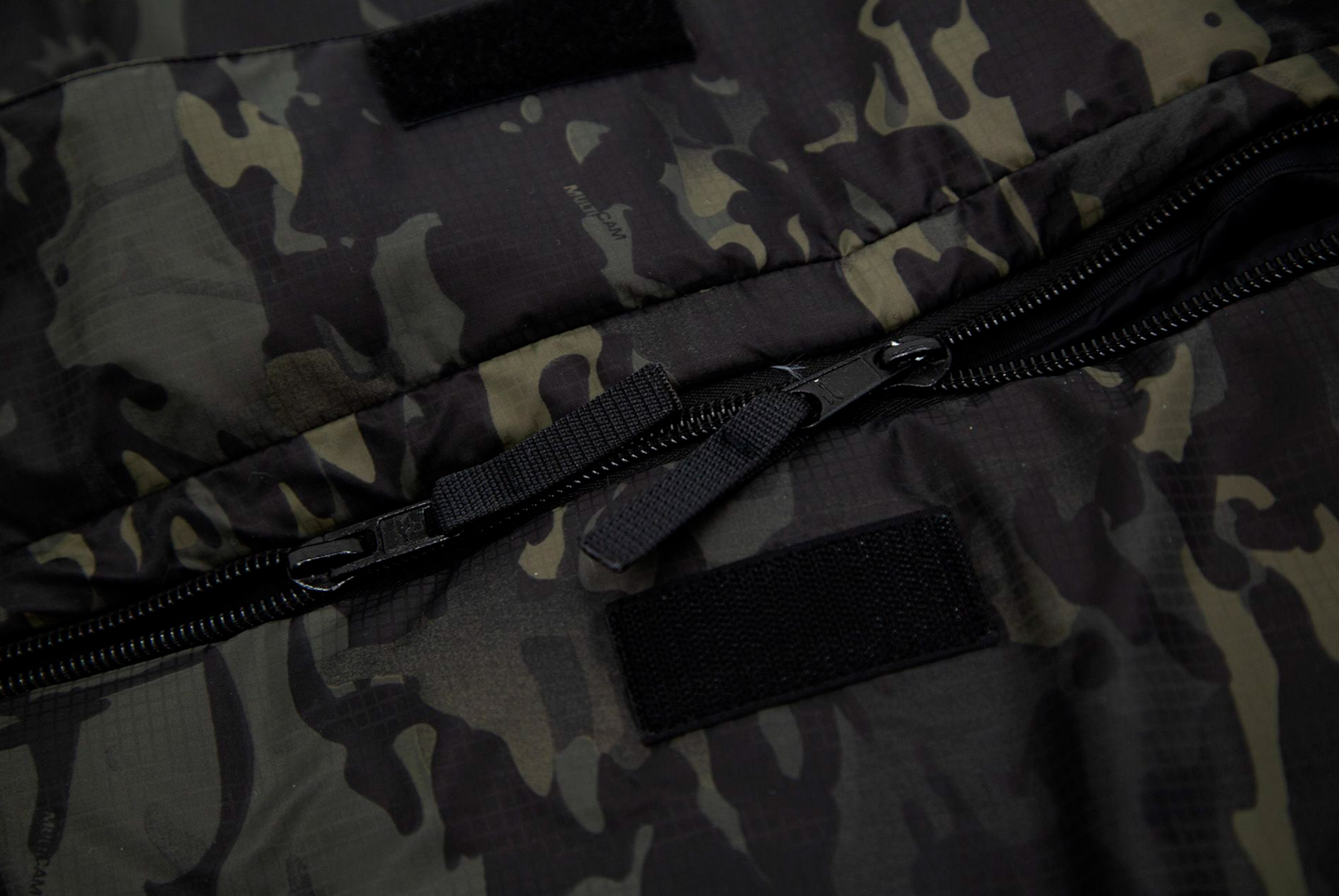 Defence 4 Large Black Multicam Fibersovepose