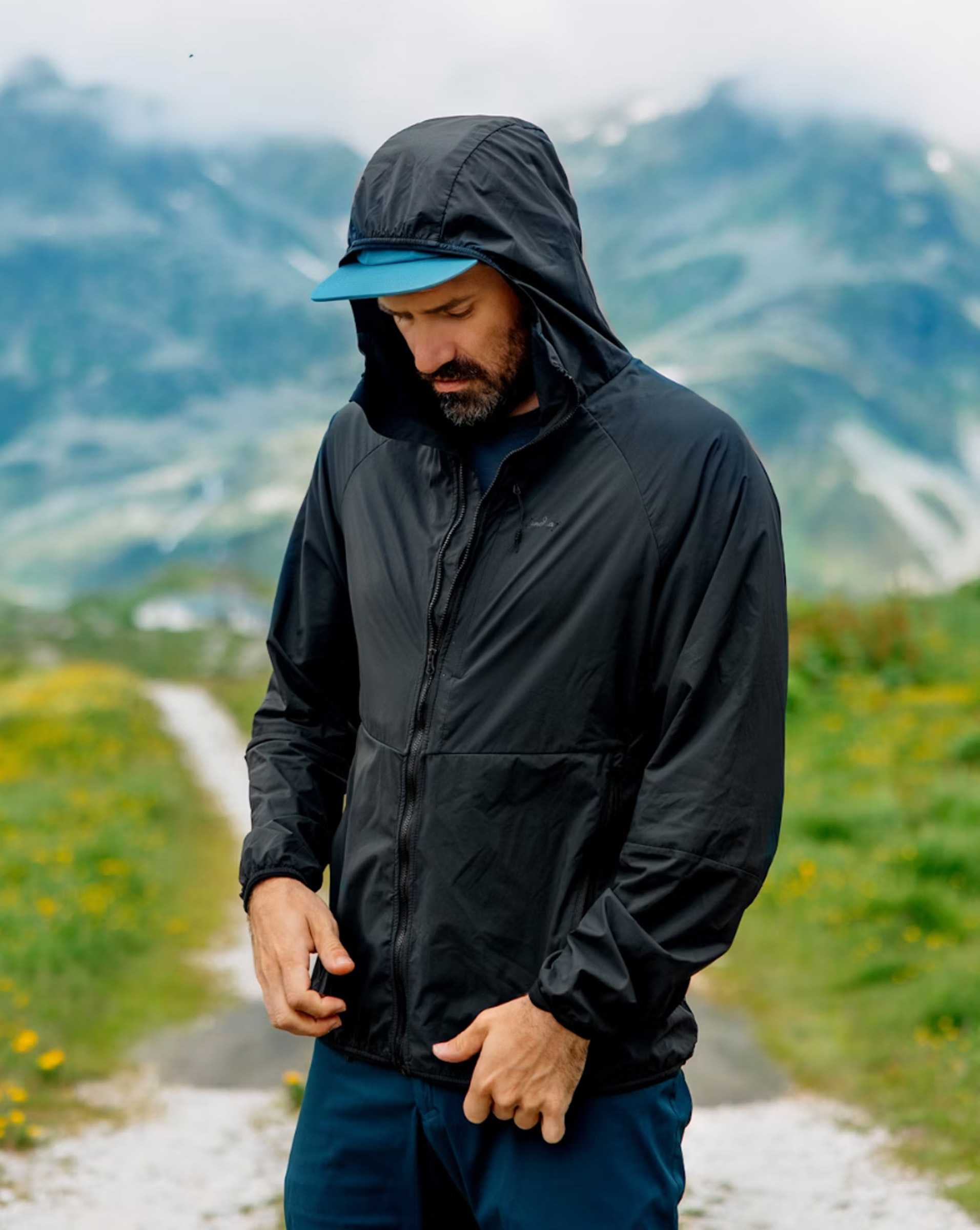 Tived Light Windbreaker Jacket