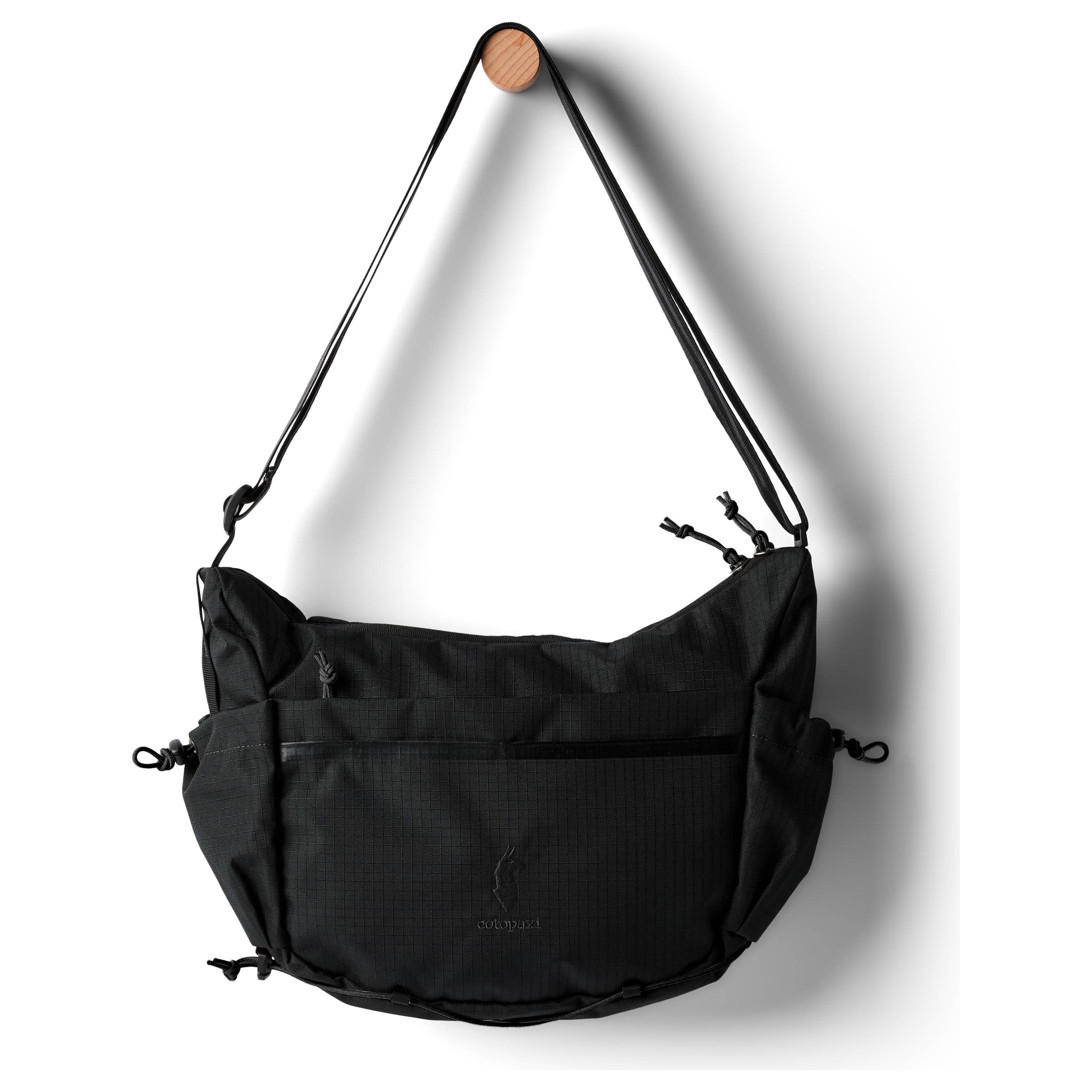 Viaje 9L Shoulder Bag