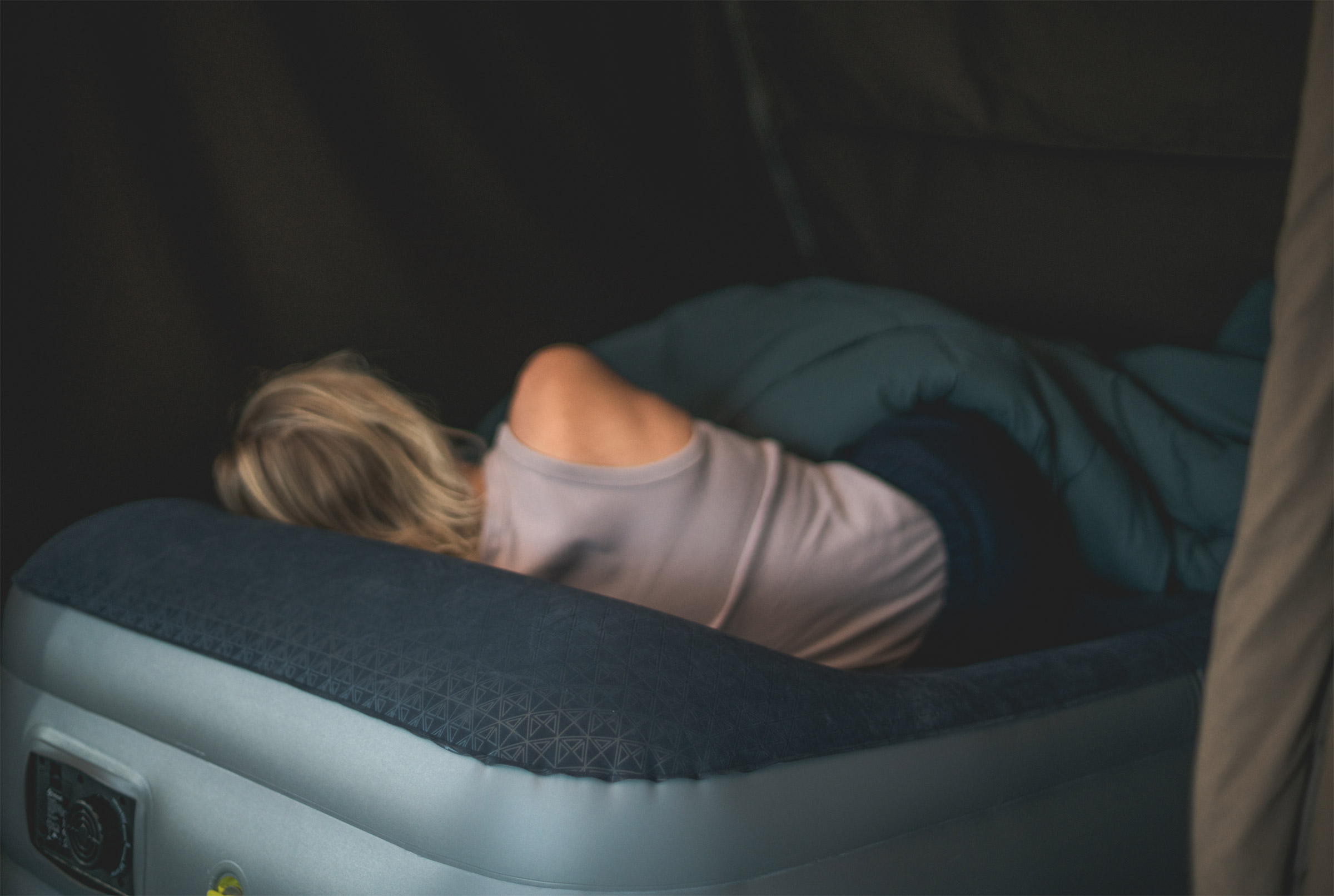 Superior Single m. Indbygget Pumpe Luftmadras