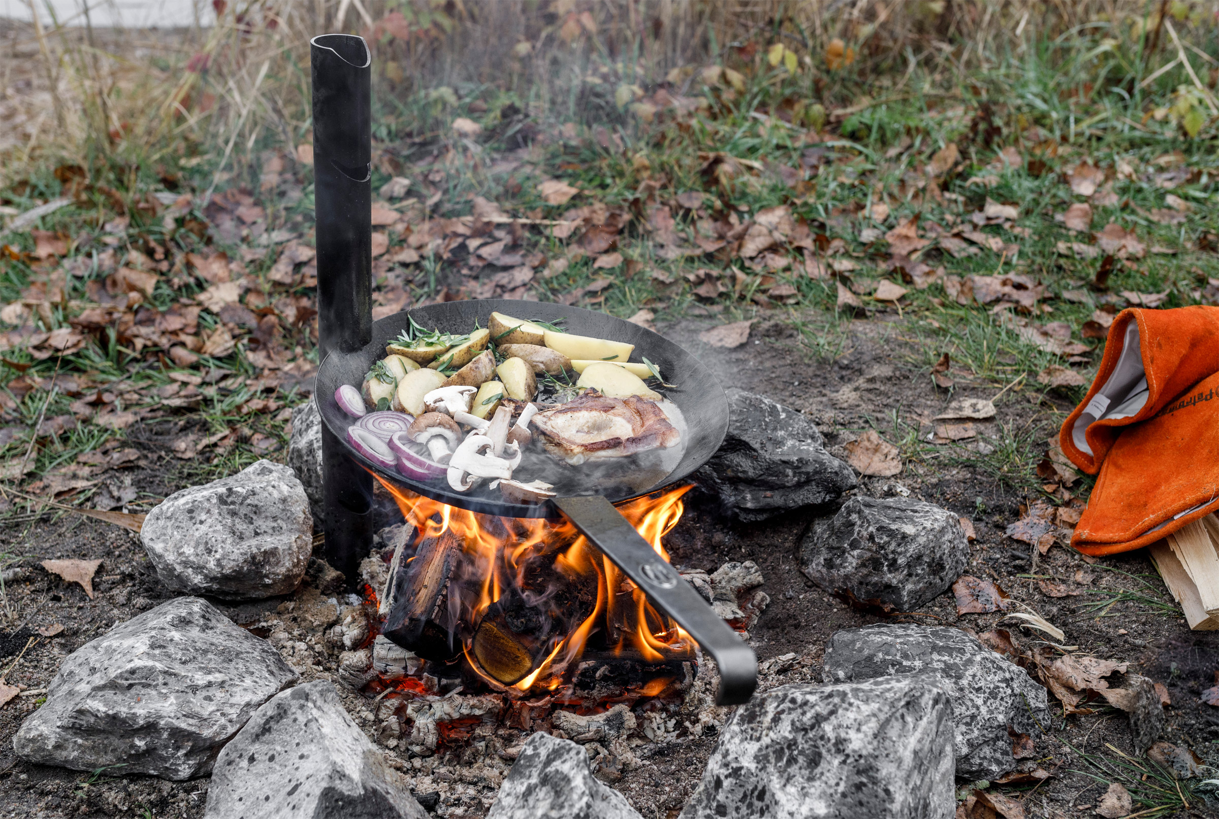 Campfire Bracket for Wrought-Iron Pans