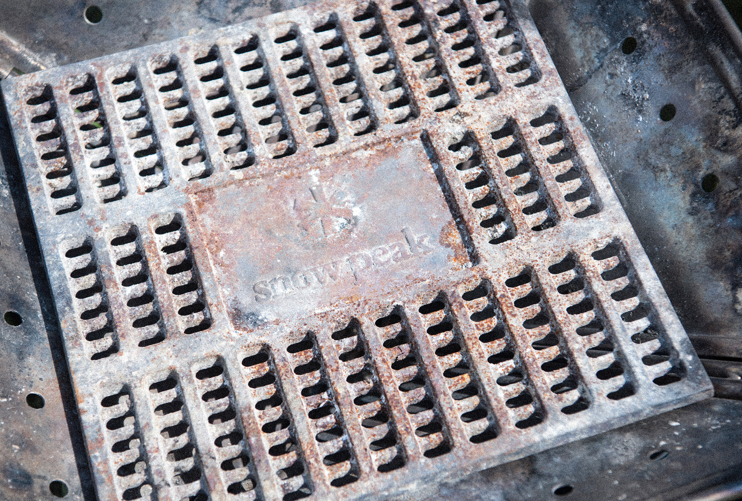 Fireplace Cast Iron Coal Bed Large