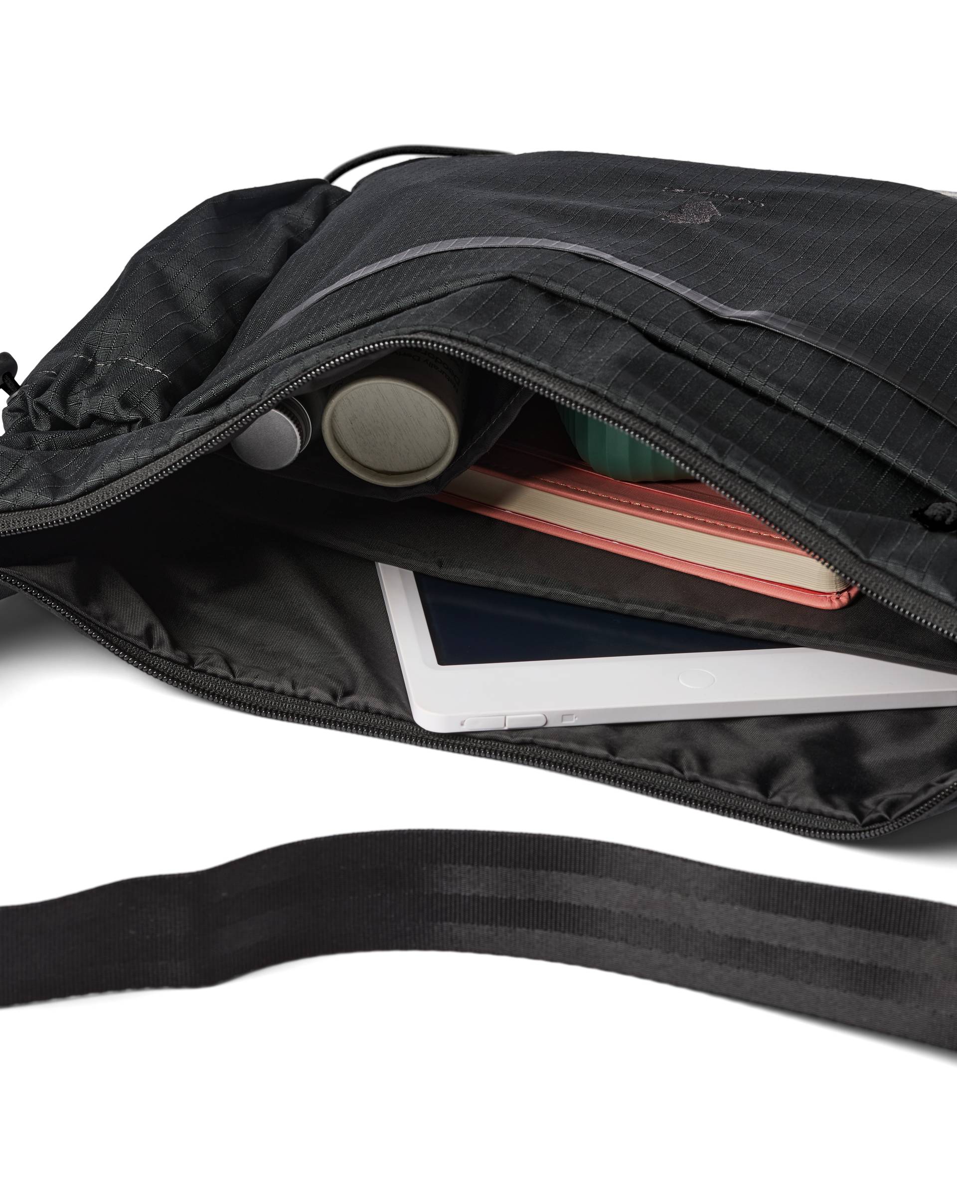 Viaje 12L Shoulder Bag