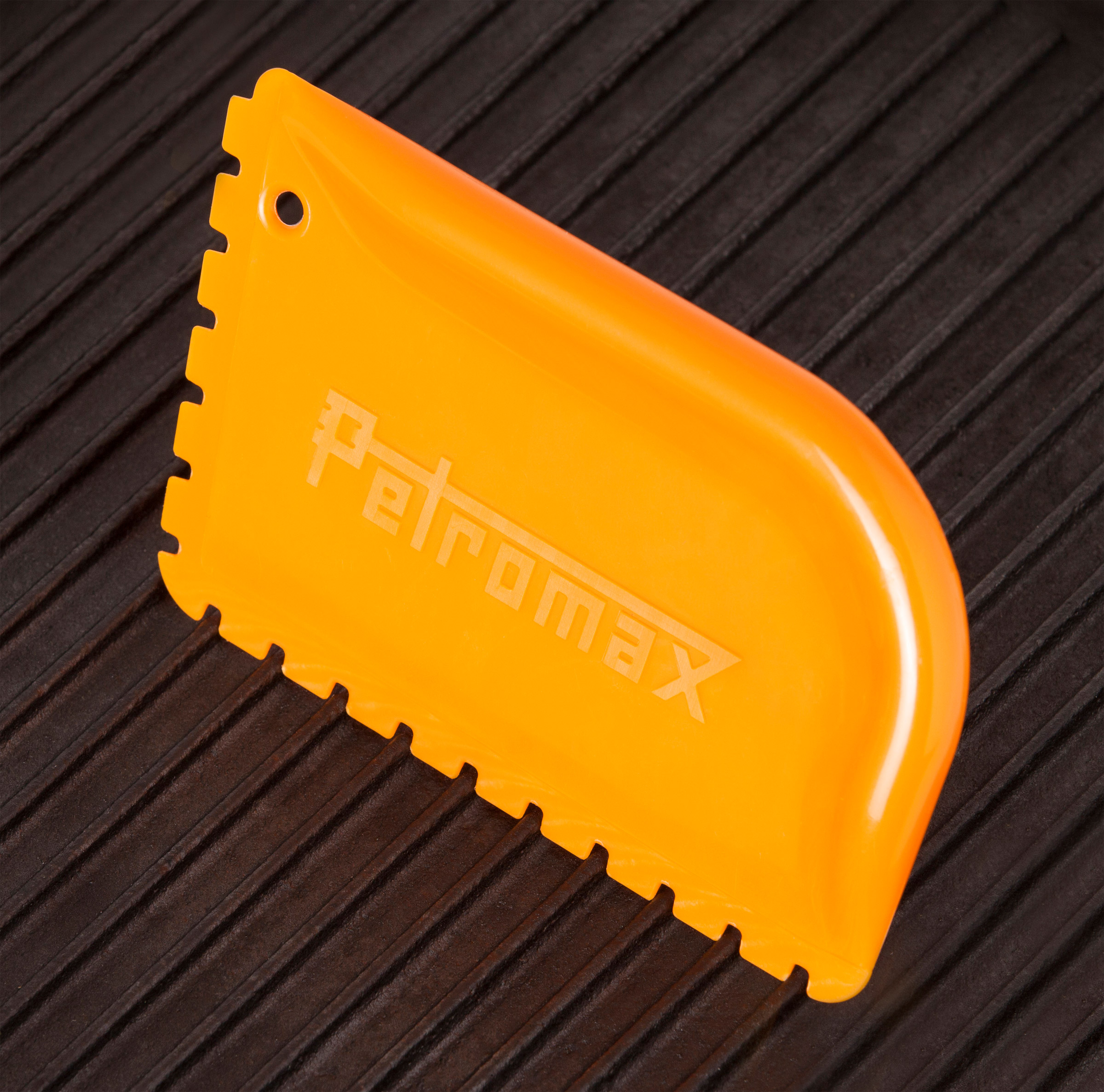 Scraper with Ridges for Cast Iron