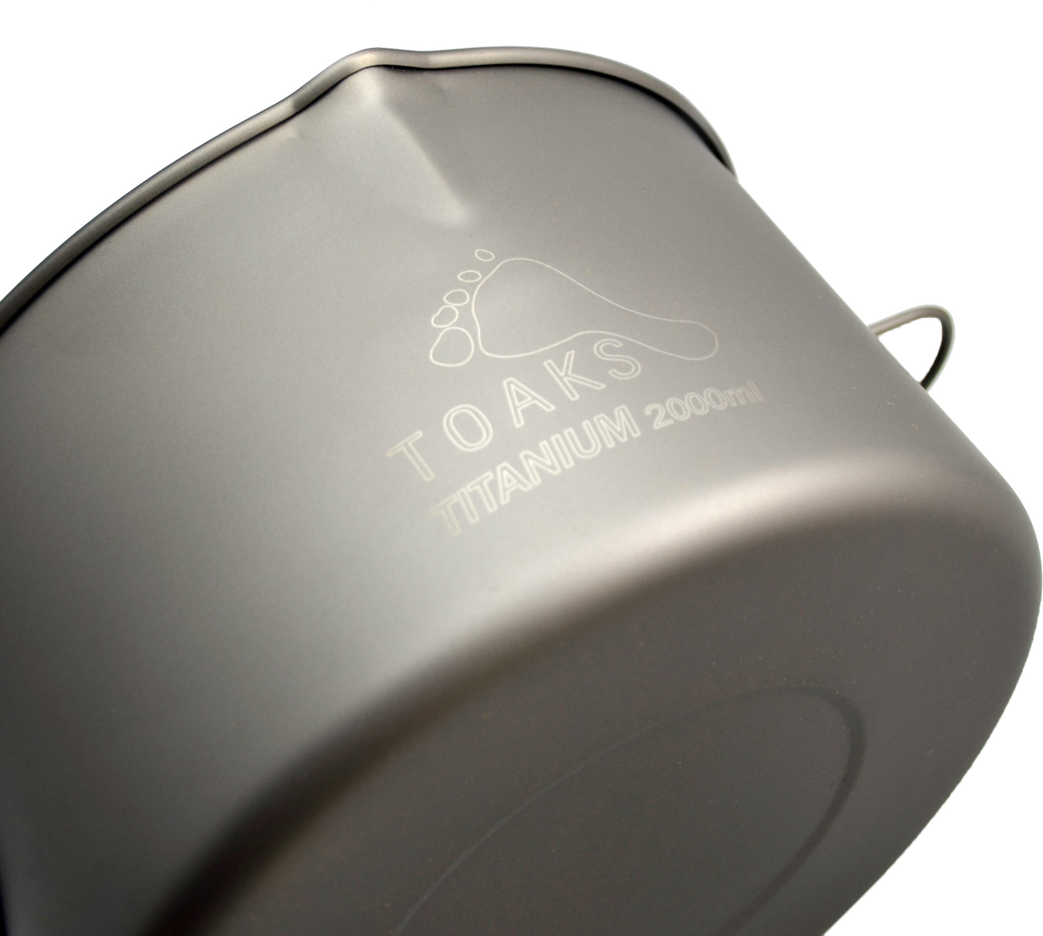 Titanium 2000 ml Pot with Bail Handle