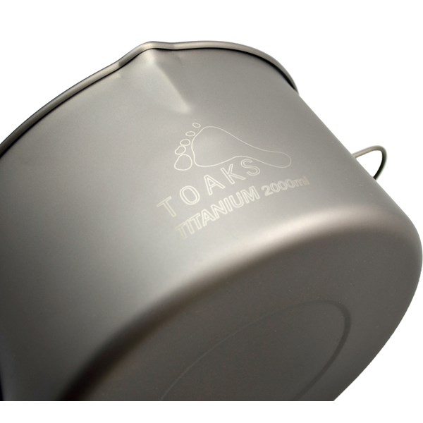 Titanium 2000 ml Pot with Bail Handle